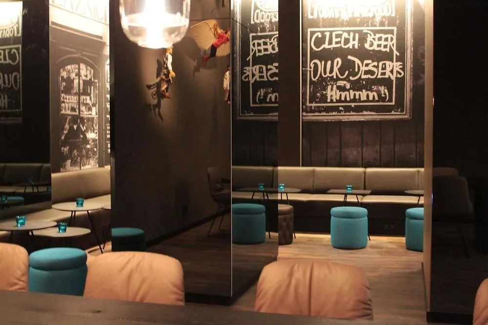 Motel One Prague-Florentinum 3*, Prague