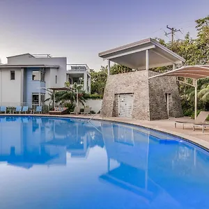 coolum-at-the-beach.queenslandhotels.net/